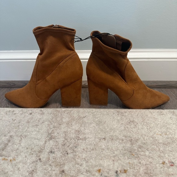 NWT Express brown heeled booties - Picture 3 of 4